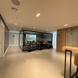 Sala com 32m², 1 vaga, no bairro Exposição em Caxias do Sul para Alugar