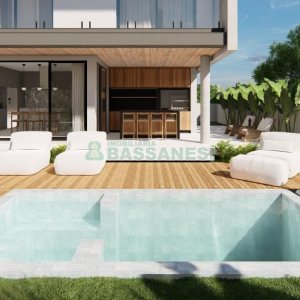 Casa com 351m², 3 dormitórios, 2 vagas, no bairro Nossa Senhora da Saúde em Caxias do Sul para Comprar