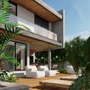 Casa com 351m², 3 dormitórios, 2 vagas, no bairro Nossa Senhora da Saúde em Caxias do Sul para Comprar