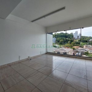 Sala com 60m², no bairro Cruzeiro em Caxias do Sul para Alugar
