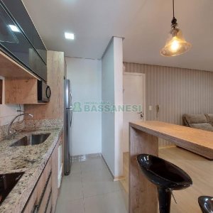 Apto Mobiliado com 60m², 2 dormitórios, 1 vaga, no bairro Cruzeiro em Caxias do Sul para Alugar