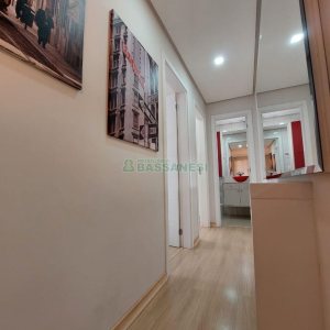 Apto Mobiliado com 60m², 2 dormitórios, 1 vaga, no bairro Cruzeiro em Caxias do Sul para Alugar