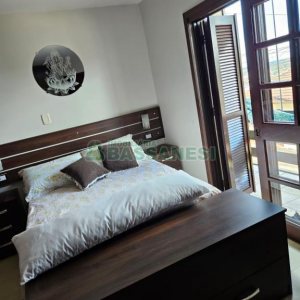 Casa com 297m², 4 dormitórios, 2 vagas, no bairro Rio Branco em Caxias do Sul para Comprar