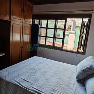 Casa com 297m², 4 dormitórios, 2 vagas, no bairro Rio Branco em Caxias do Sul para Comprar