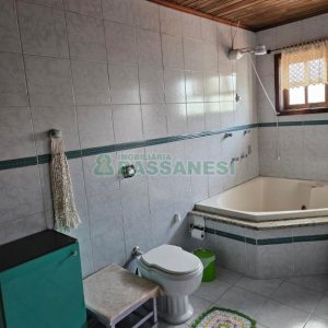 Casa com 297m², 4 dormitórios, 2 vagas, no bairro Rio Branco em Caxias do Sul para Comprar