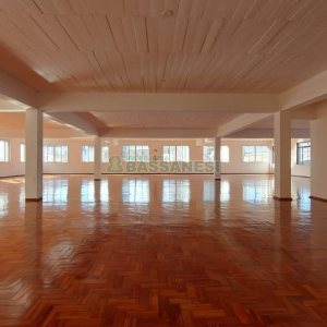 Sala com 600m², no bairro Centro em Caxias do Sul para Alugar