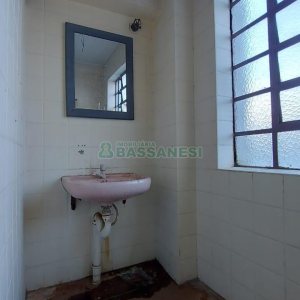 Sala com 600m², no bairro Centro em Caxias do Sul para Alugar