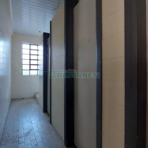 Sala com 600m², no bairro Centro em Caxias do Sul para Alugar