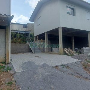Casa com 70m², 3 dormitórios, 1 vaga, no bairro São Caetano em Caxias do Sul para Alugar