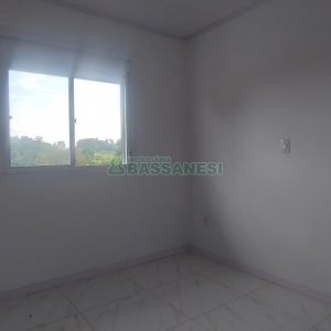 Casa com 70m², 3 dormitórios, 1 vaga, no bairro São Caetano em Caxias do Sul para Alugar