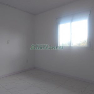 Casa com 70m², 3 dormitórios, 1 vaga, no bairro São Caetano em Caxias do Sul para Alugar