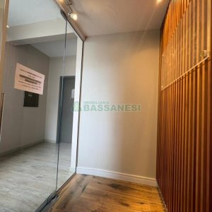 Sala com 140m², no bairro Centro em Caxias do Sul para Alugar