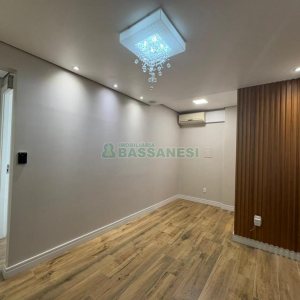 Sala com 140m², no bairro Centro em Caxias do Sul para Alugar