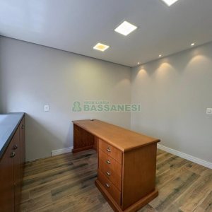 Sala com 140m², no bairro Centro em Caxias do Sul para Alugar