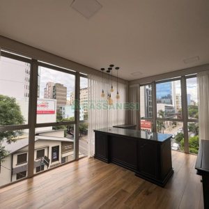 Sala com 140m², no bairro Centro em Caxias do Sul para Alugar