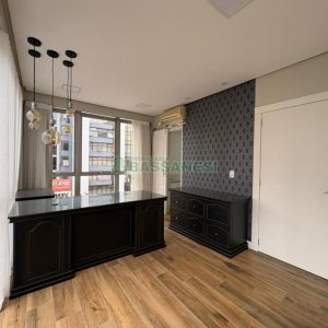Sala com 140m², no bairro Centro em Caxias do Sul para Alugar