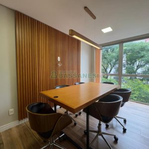 Sala com 140m², no bairro Centro em Caxias do Sul para Alugar