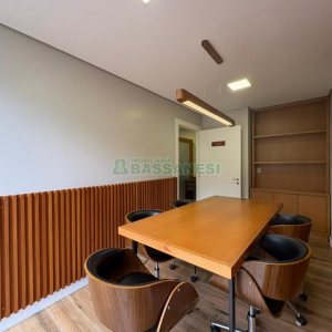 Sala com 140m², no bairro Centro em Caxias do Sul para Alugar