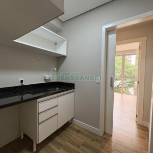Sala com 140m², no bairro Centro em Caxias do Sul para Alugar