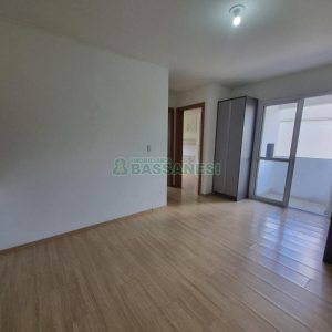 Apartamento com 48m², 2 dormitórios, -1 vaga, no bairro Industrial em Caxias do Sul para Alugar