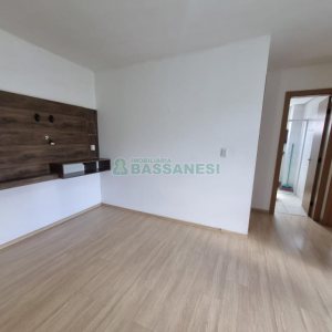 Apartamento com 48m², 2 dormitórios, -1 vaga, no bairro Industrial em Caxias do Sul para Alugar
