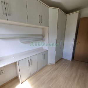 Apartamento com 48m², 2 dormitórios, -1 vaga, no bairro Industrial em Caxias do Sul para Alugar