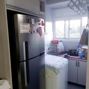 Apartamento com 48m², 2 dormitórios, 1 vaga, no bairro Pioneiro em Caxias do Sul para Comprar