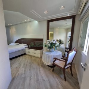 Casa com 393m², 3 dormitórios, 4 vagas, no bairro Cinqüentenário em Caxias do Sul para Alugar ou Comprar