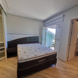 Casa com 393m², 3 dormitórios, 4 vagas, no bairro Cinqüentenário em Caxias do Sul para Alugar ou Comprar