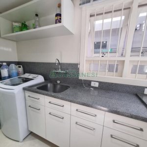 Casa com 393m², 3 dormitórios, 4 vagas, no bairro Cinqüentenário em Caxias do Sul para Alugar ou Comprar