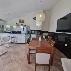 Casa com 393m², 3 dormitórios, 4 vagas, no bairro Cinqüentenário em Caxias do Sul para Alugar ou Comprar