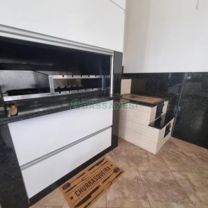 Casa com 393m², 3 dormitórios, 4 vagas, no bairro Cinqüentenário em Caxias do Sul para Alugar ou Comprar