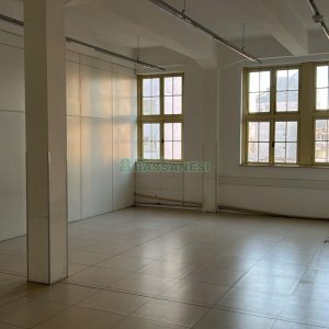 Sala com 480m², no bairro Centro em Caxias do Sul para Alugar