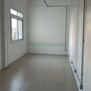 Sala com 480m², no bairro Centro em Caxias do Sul para Alugar