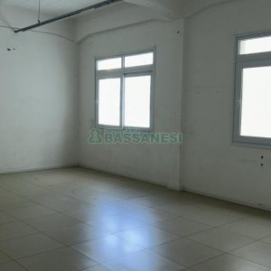 Sala com 480m², no bairro Centro em Caxias do Sul para Alugar