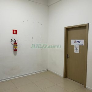 Sala com 480m², no bairro Centro em Caxias do Sul para Alugar