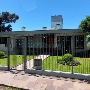 Casa com 400m², 4 dormitórios, 2 vagas, no bairro Petrópolis em Caxias do Sul para Alugar