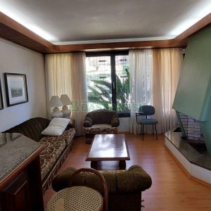 Casa com 400m², 4 dormitórios, 2 vagas, no bairro Petrópolis em Caxias do Sul para Alugar