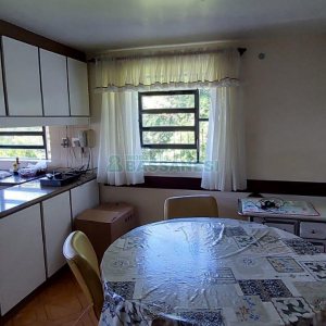 Casa com 400m², 4 dormitórios, 2 vagas, no bairro Petrópolis em Caxias do Sul para Alugar