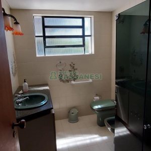 Casa com 400m², 4 dormitórios, 2 vagas, no bairro Petrópolis em Caxias do Sul para Alugar