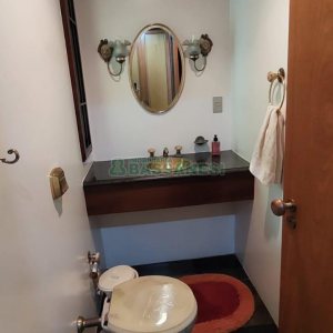 Casa com 400m², 4 dormitórios, 2 vagas, no bairro Petrópolis em Caxias do Sul para Alugar