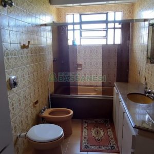 Casa com 400m², 4 dormitórios, 2 vagas, no bairro Petrópolis em Caxias do Sul para Alugar