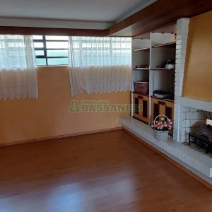 Casa com 400m², 4 dormitórios, 2 vagas, no bairro Petrópolis em Caxias do Sul para Alugar