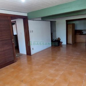Casa com 400m², 4 dormitórios, 2 vagas, no bairro Petrópolis em Caxias do Sul para Alugar