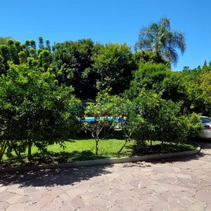 Casa com 400m², 4 dormitórios, 2 vagas, no bairro Petrópolis em Caxias do Sul para Alugar