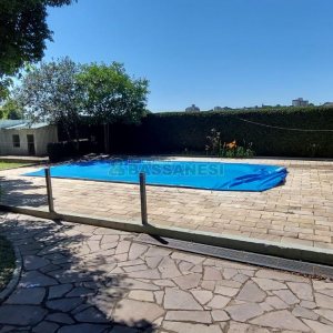 Casa com 400m², 4 dormitórios, 2 vagas, no bairro Petrópolis em Caxias do Sul para Alugar