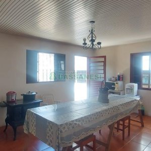 Casa com 172m², 1 vaga, no bairro Nossa Senhora de Fátima em Caxias do Sul para Comprar