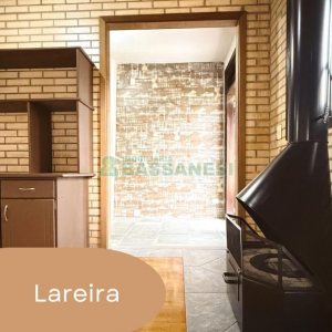 Casa com 215m², 3 dormitórios, 4 vagas, no bairro Santa Lúcia em Caxias do Sul para Comprar