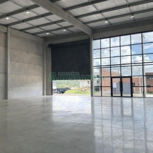 Pavilhão com 636m², no bairro Linha 40 em Caxias do Sul para Alugar