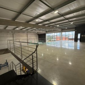 Pavilhão com 636m², no bairro Linha 40 em Caxias do Sul para Alugar